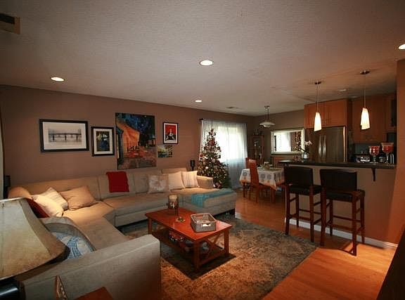 2nd image of 1112 Callas Ln APT 4