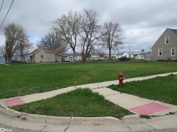 423 2nd Ave SW, Hampton, IA 50441