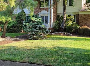 14 Vista Dr, Morganville, NJ 07751