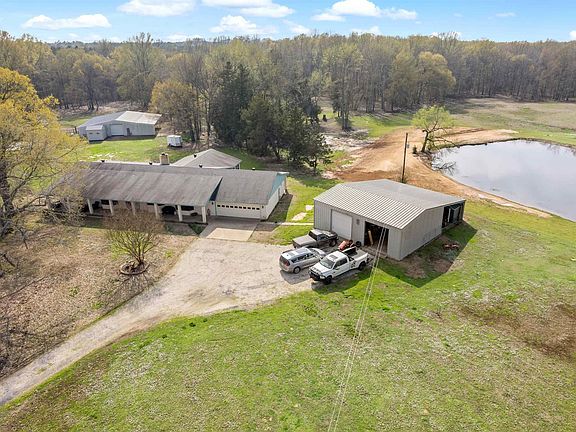 2nd image of 1240 County Road 4450
