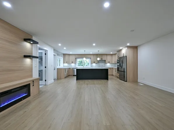 32069 Clinton Ave, Abbotsford, BC V2T 5B7