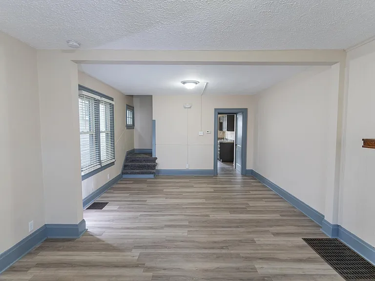 209 Clinton St — Photo 4