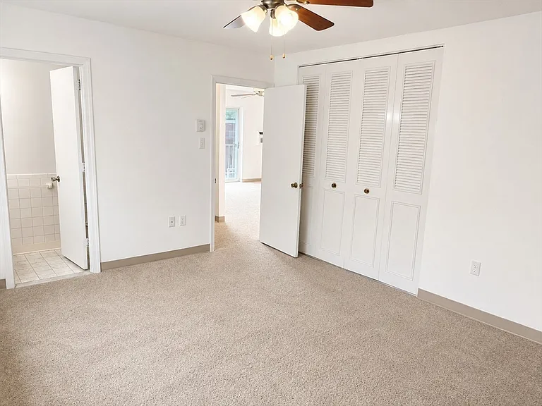 25 Greentree Ln #43 — Photo 12