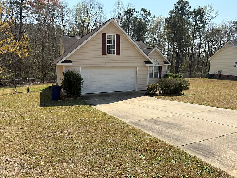 115 Jefferson Dr — Photo 3