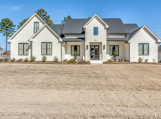 221 Westlake Cir, Madison, MS 39110