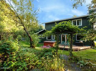 7435 Upper De Armoun Rd, Anchorage, AK 99516