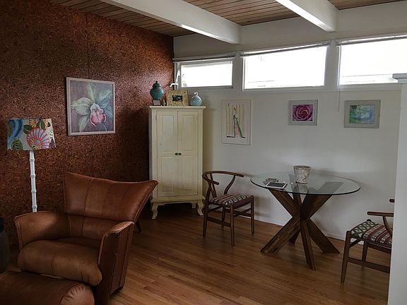 4th image of 53 College Dr #53