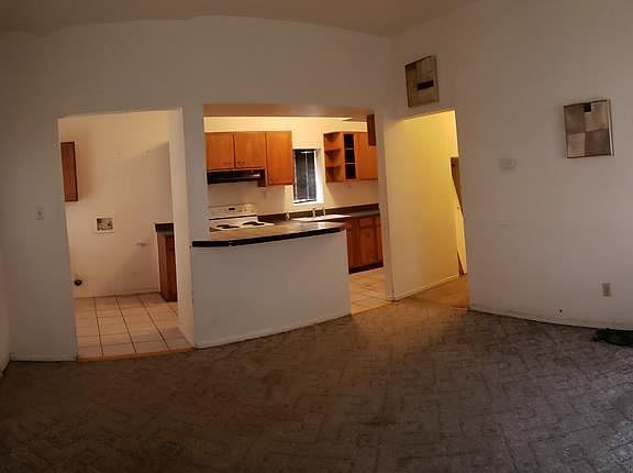 2nd image of 604 E 10th St