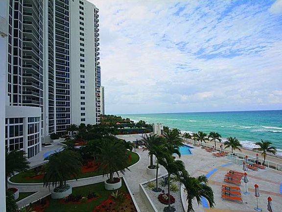 5th image of 19111 Collins Ave APT 2308