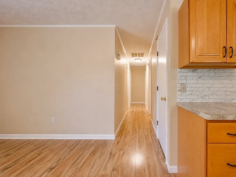 3401 Brookside Dr — Photo 4