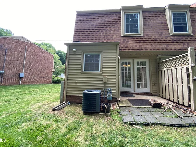 4706 Blue Bird Ct #I — Photo 16