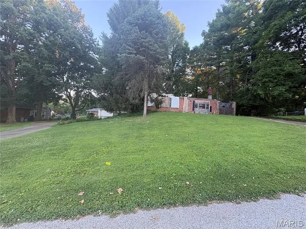 1214 Thatcher Ave, Saint Louis, MO 63135