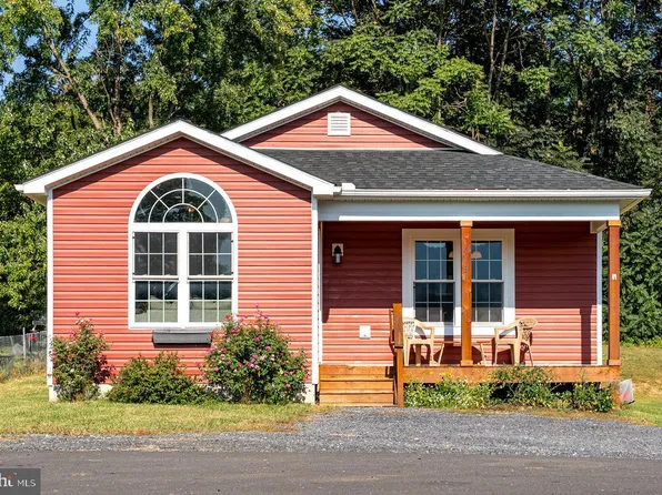 6131 Moore Ave, Mount Jackson, VA 22842