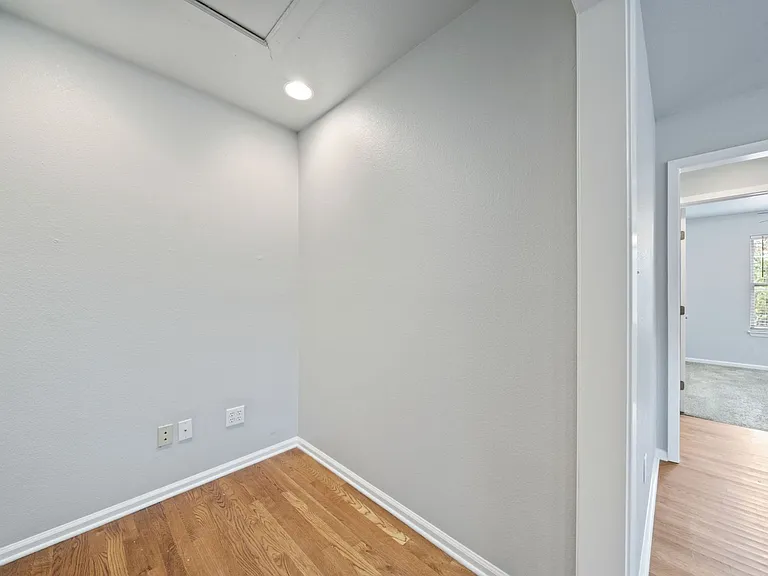 4612 Bennett Avenue — Photo 18