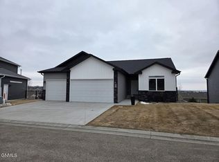 4810 Cornice Loop, Bismarck, ND 58503