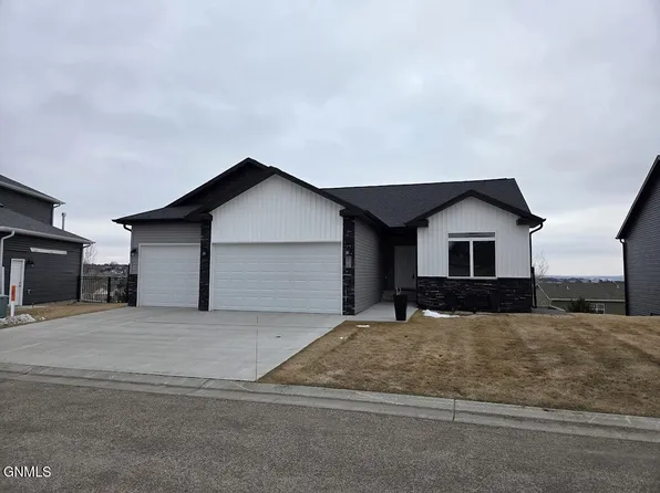 4810 Cornice Loop, Bismarck, ND 58503