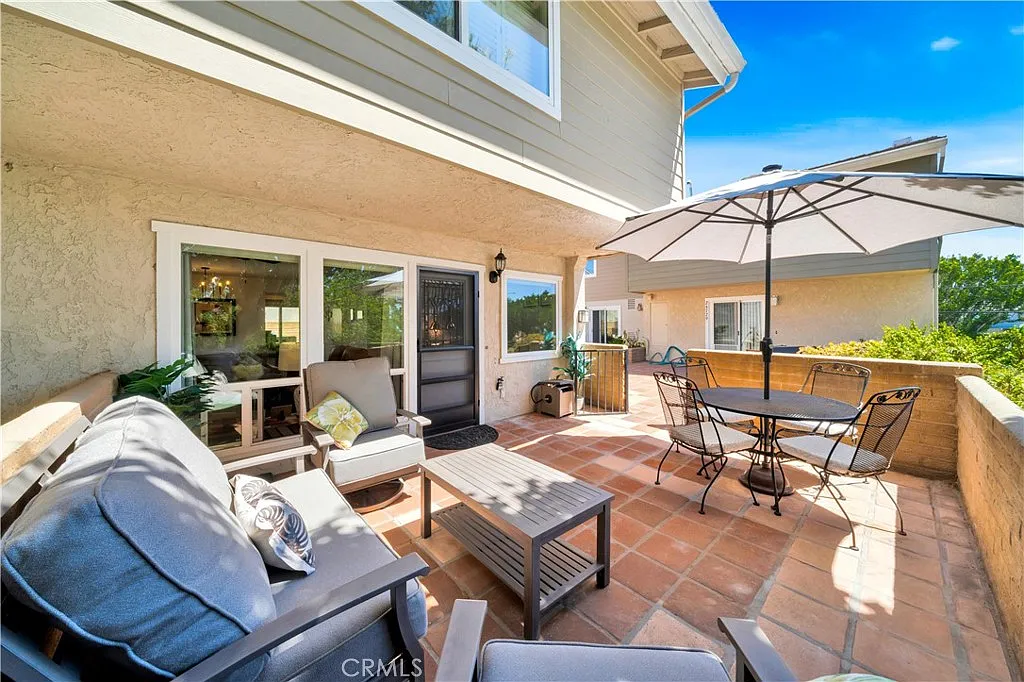 3 bed, 2.5 bath, 1380 sqft, $5,600 — Photo 4