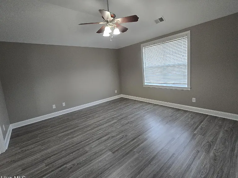 51 Castle Bay Dr — Photo 9