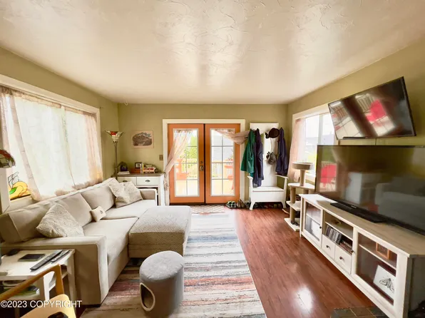 468 Katlian St, Sitka, AK 99835