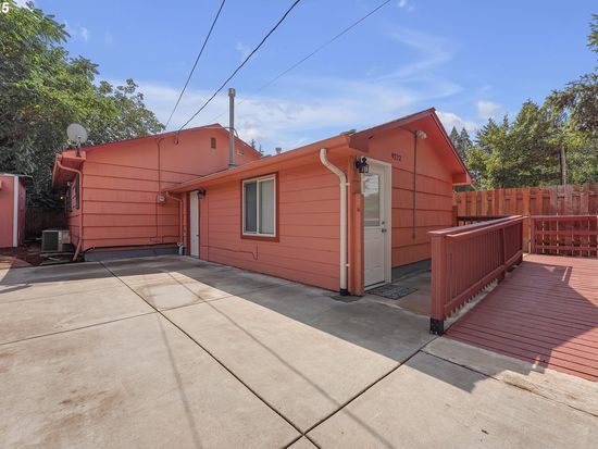 9212 SE Bush St, Portland, OR 97266