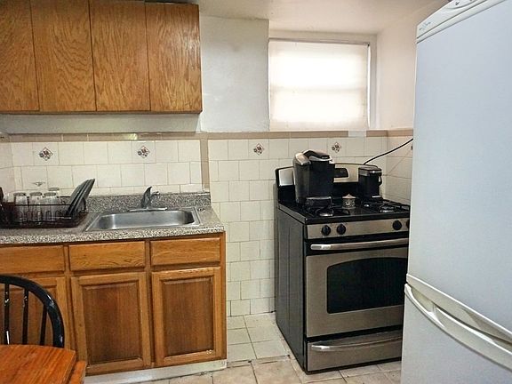 4th image of 3601 Irwin Ave #1