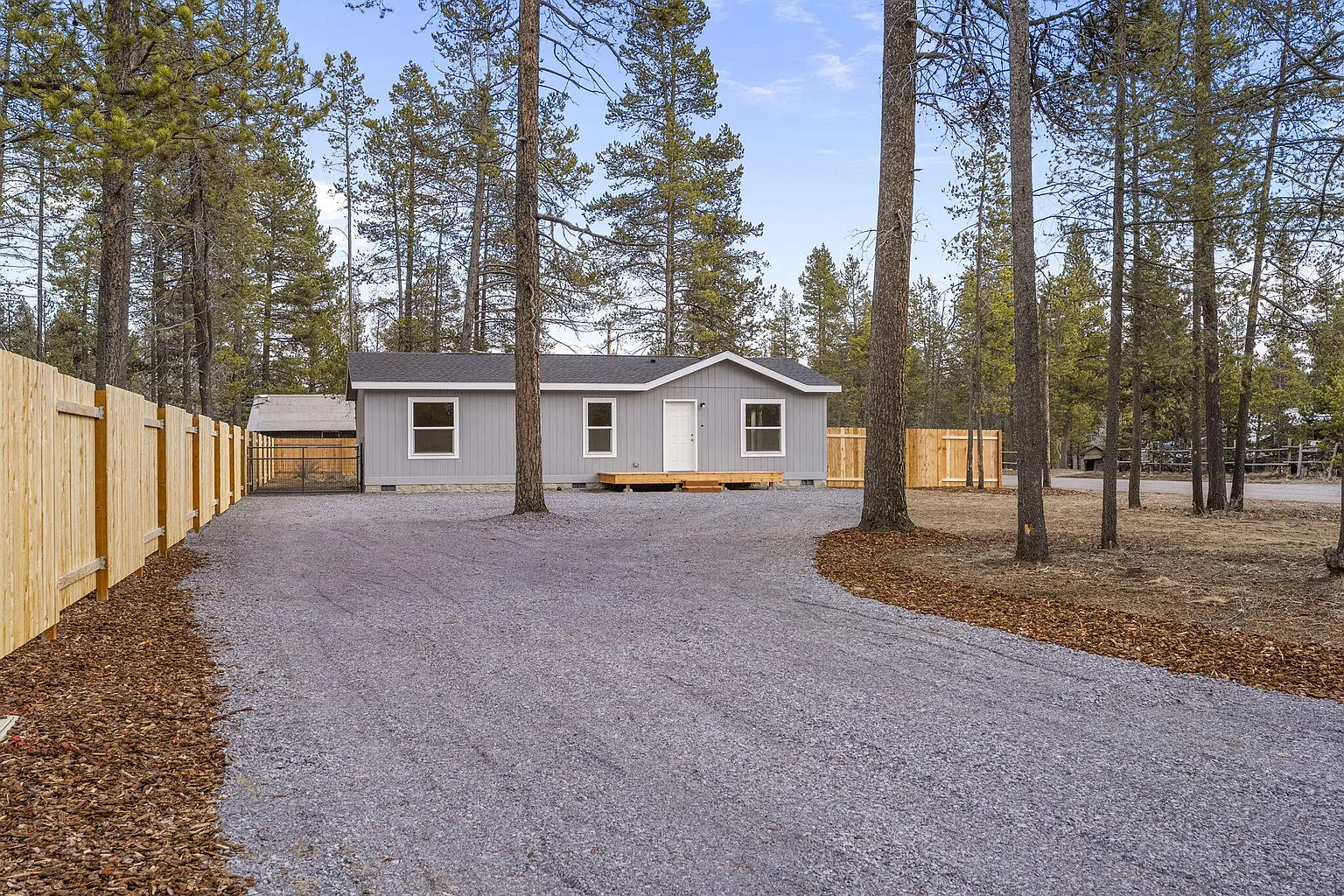 52702 Oak Dr photo 1