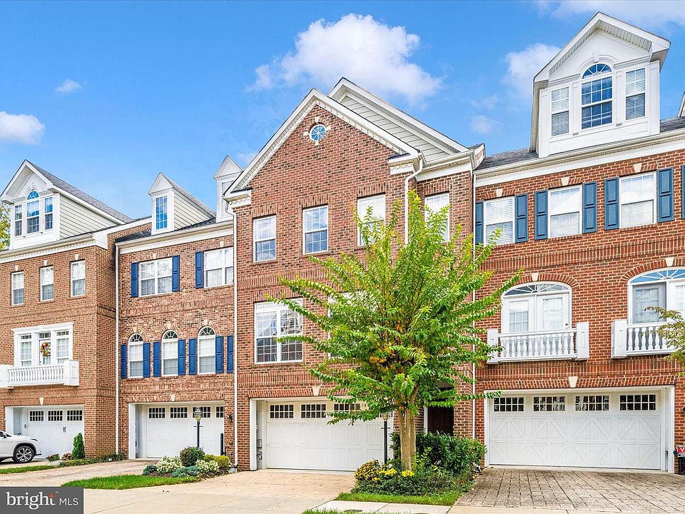 1st image of 204 Burgundy Ln