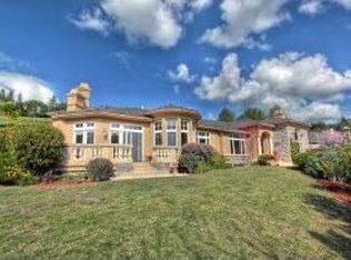 13826 Moon Ln, Los Altos Hills, CA 94022