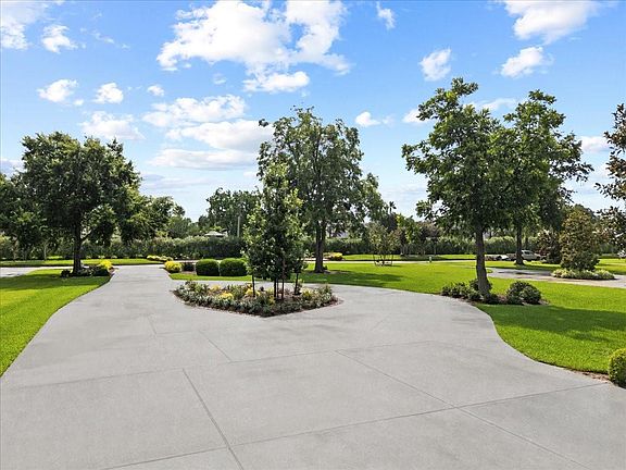 4th image of 601 Constellation Blvd