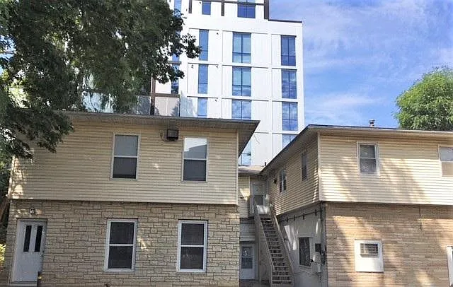 509 S Linn St #4