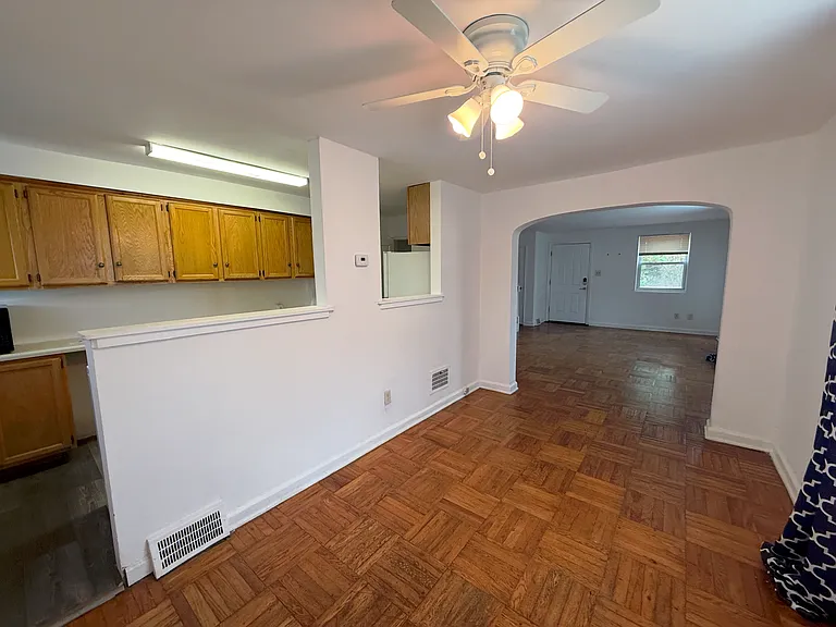 44 Madison Dr — Photo 5