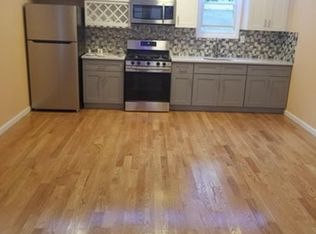 11920 194th St #1, Saint Albans, NY 11412