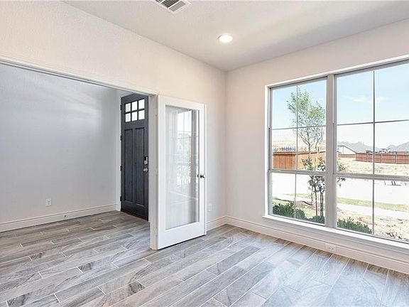 4th image of 1727 Daldoran Dr