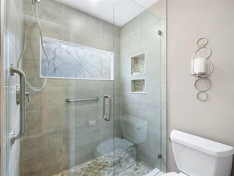 11520 Galleria Dr — Photo 18