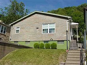 768 Clifton St photo 1