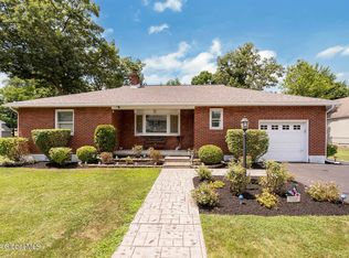 12 Lapham Dr, Albany, NY 12205