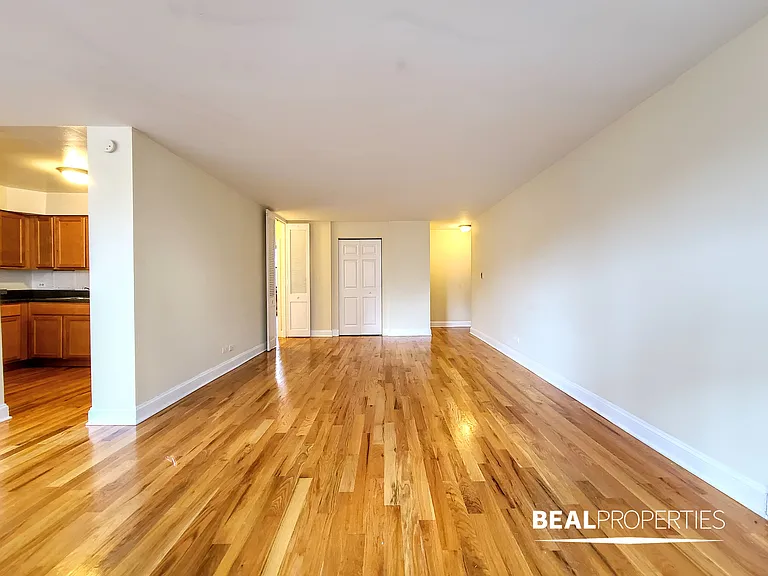 1446 N Dearborn St — Photo 32