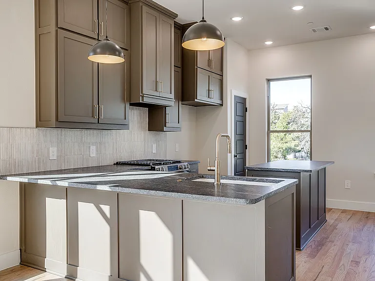 2820 Weisenberger St #110 — Photo 17