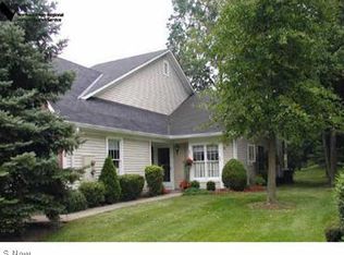 225 Westwind Dr UNIT 41, Avon Lake, OH 44012
