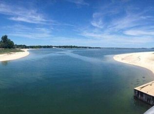 895 Oakwood Dr, Southold, NY 11971