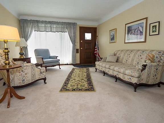 3rd image of 29601 Fairway Blvd