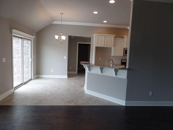 4th image of 2515 Aspen St