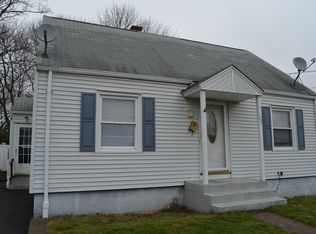 75 Fenway Dr, Hamden, CT 06517