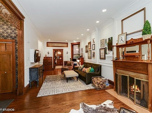 4th image of 2241 N Dayton St #1
