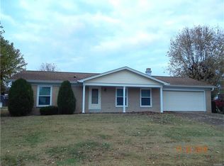 305 E Shiloh Dr, Red Bud, IL 62278