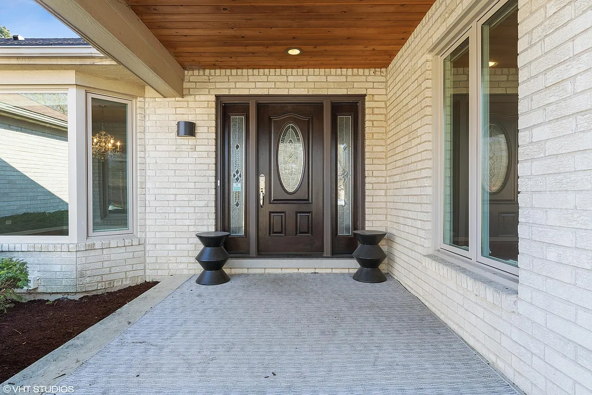 Building Photo - 203 Bridle Path Cir
