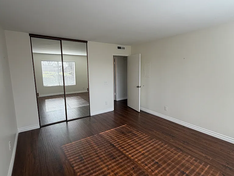 221 Oakleaf Dr — Photo 16