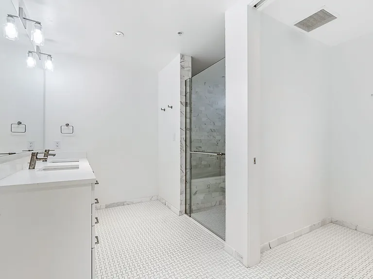 1750 Wewatta St #403 — Photo 12