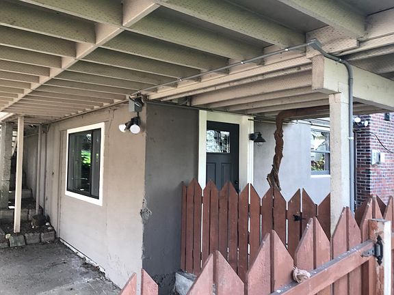 2nd image of 2101 N Steele St #B