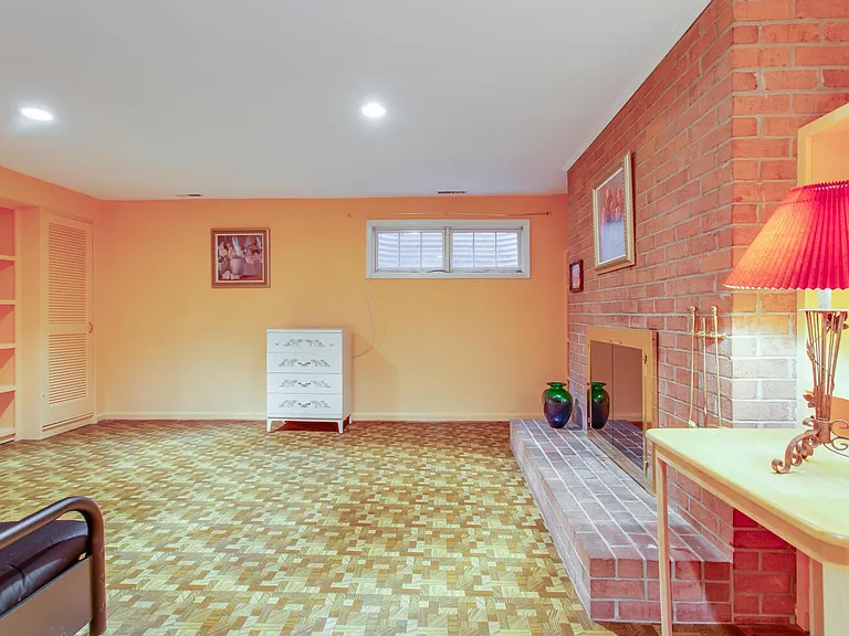 6063 Hardwick Pl — Photo 39